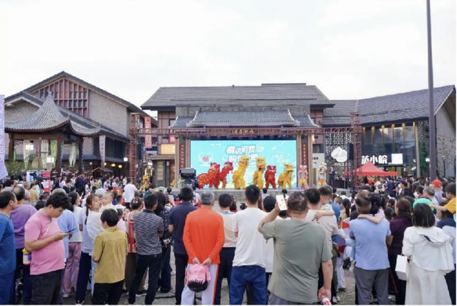 半岛体育“徽动消耗 购在合肥”2025大年夜间经济消耗季暨66购物月掀起消耗高潮(图1)